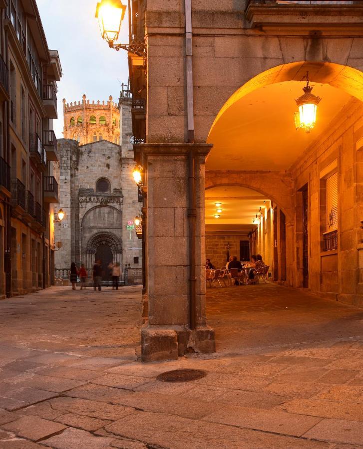 Home Las Burgas D&C Ourense Eksteriør billede
